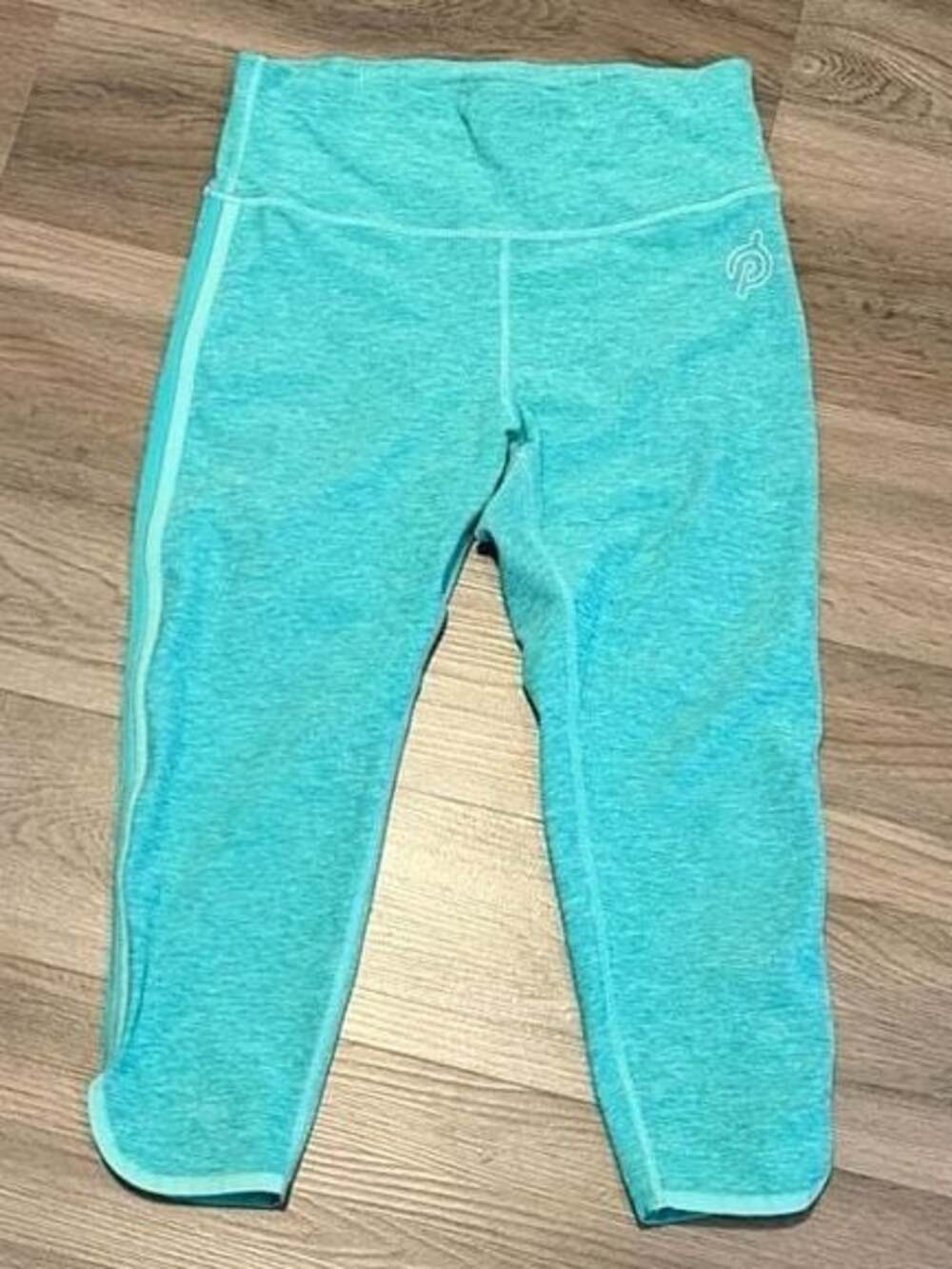 Peloton Womens Drive & Recover High-Rise Dolphin Hem Capri Leggings Teal M